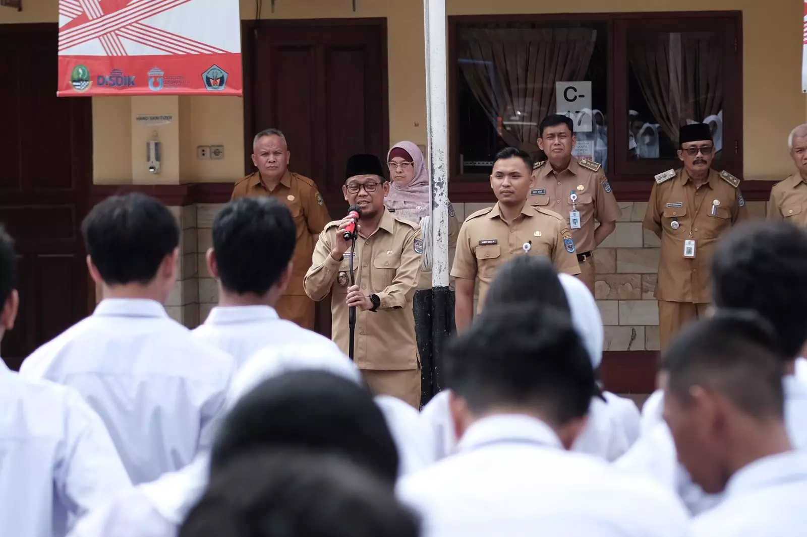 Motivasi Perekaman E-KTP di SMAN 2, Bang Imam Sampaikan Kegunaannya