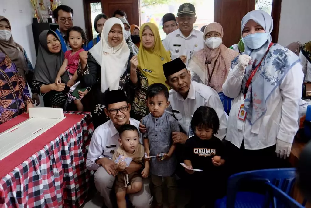 Wakil Wali Kota Tinjau Pelaksaan Imunisasi Polio di Posyandu Bangau Putih