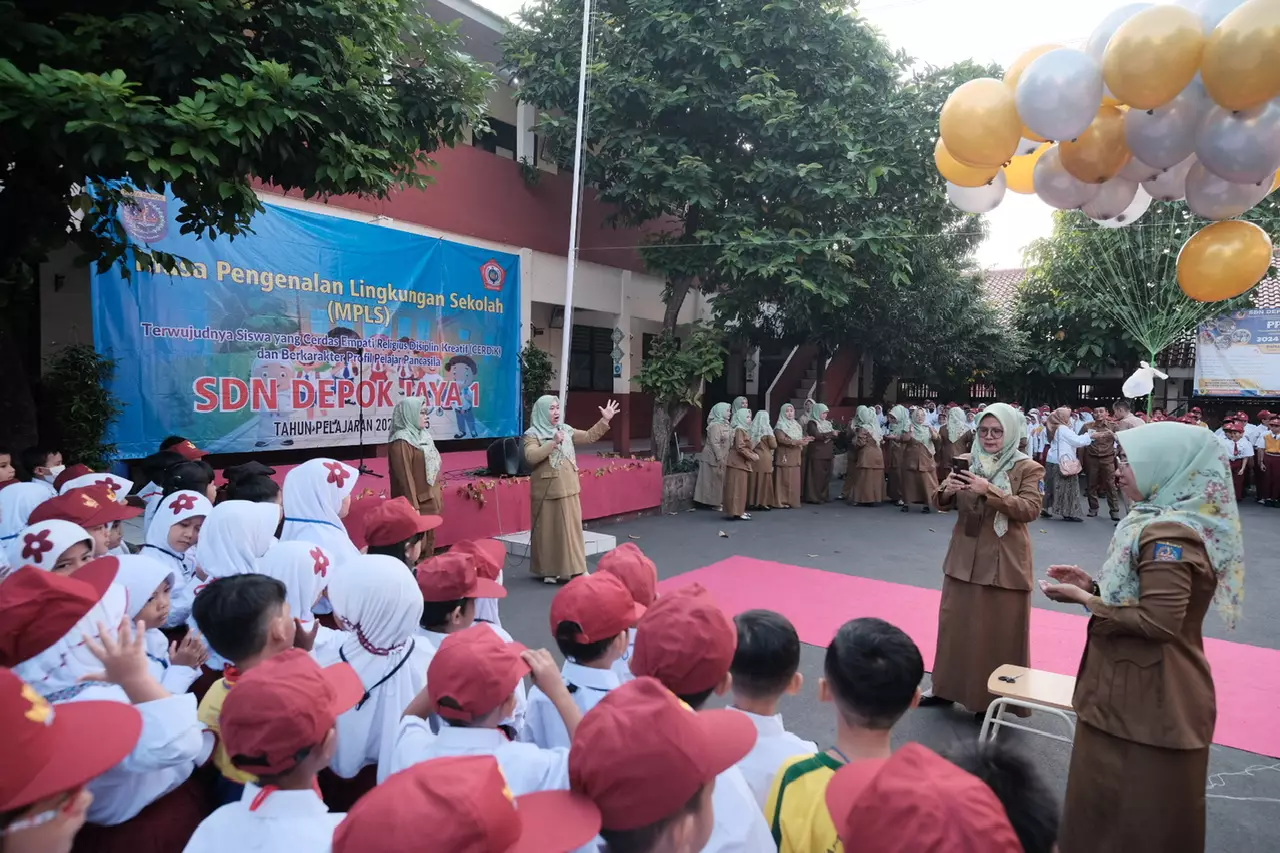 Puluhan Siswa Baru Ikuti MPLS di SDN Depok Jaya 1