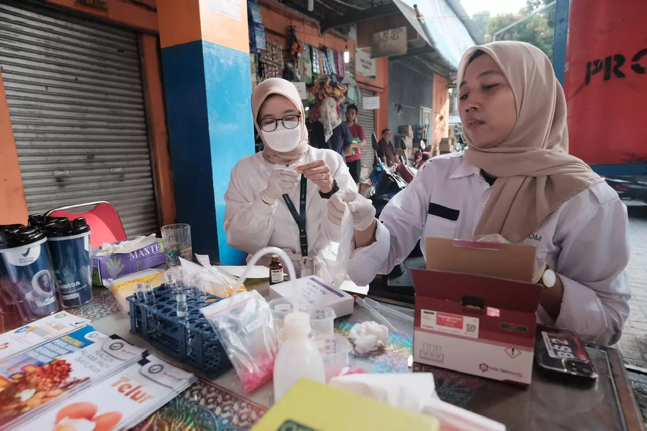 Balai POM di Bogor Lakukan Pengujian Makanan Olahan di Pasar Sukatani