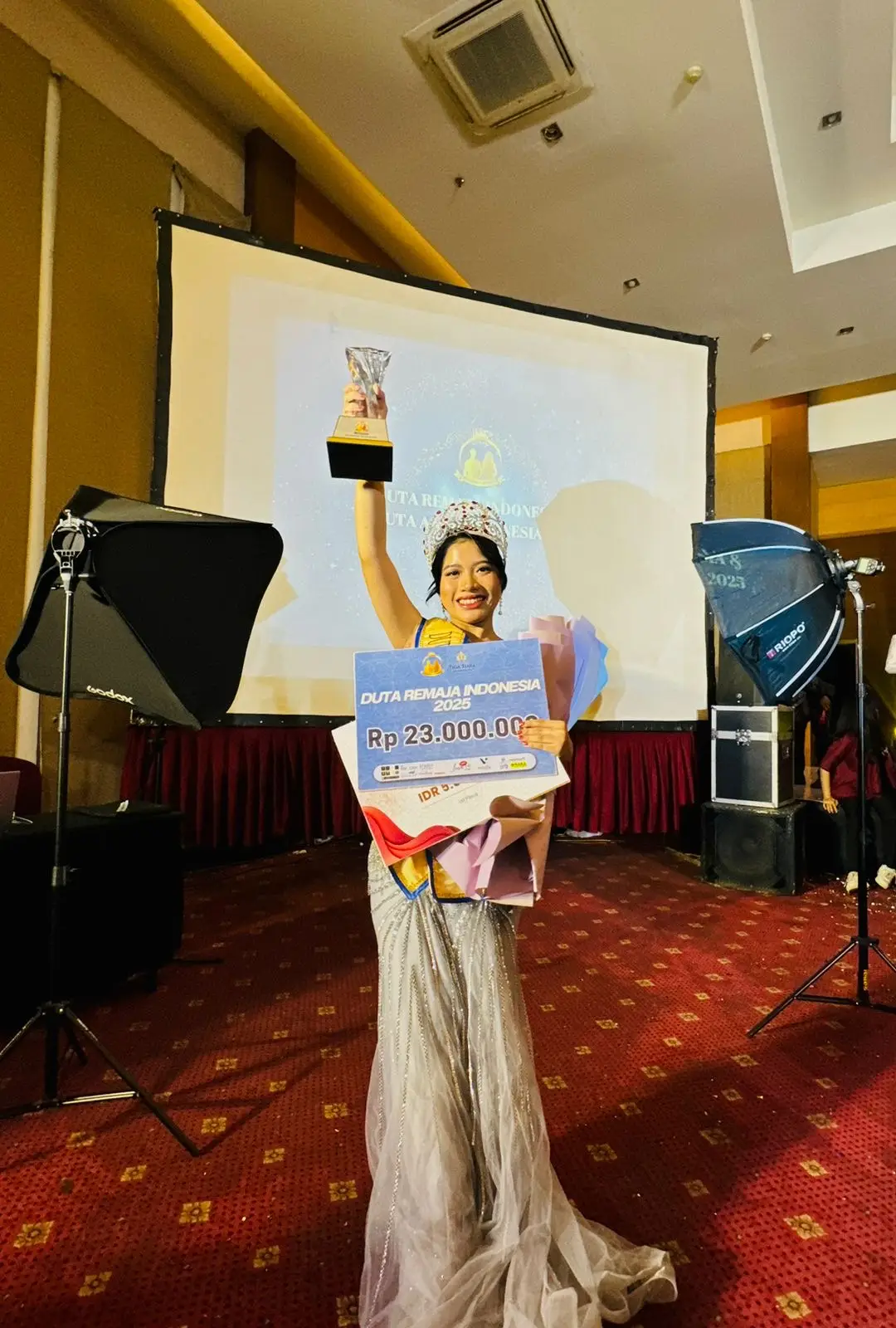 Perkenalkan Crysantya Azzara Mozza Pranata, Remaja Depok Multitalenta dengan Segudang Prestasi