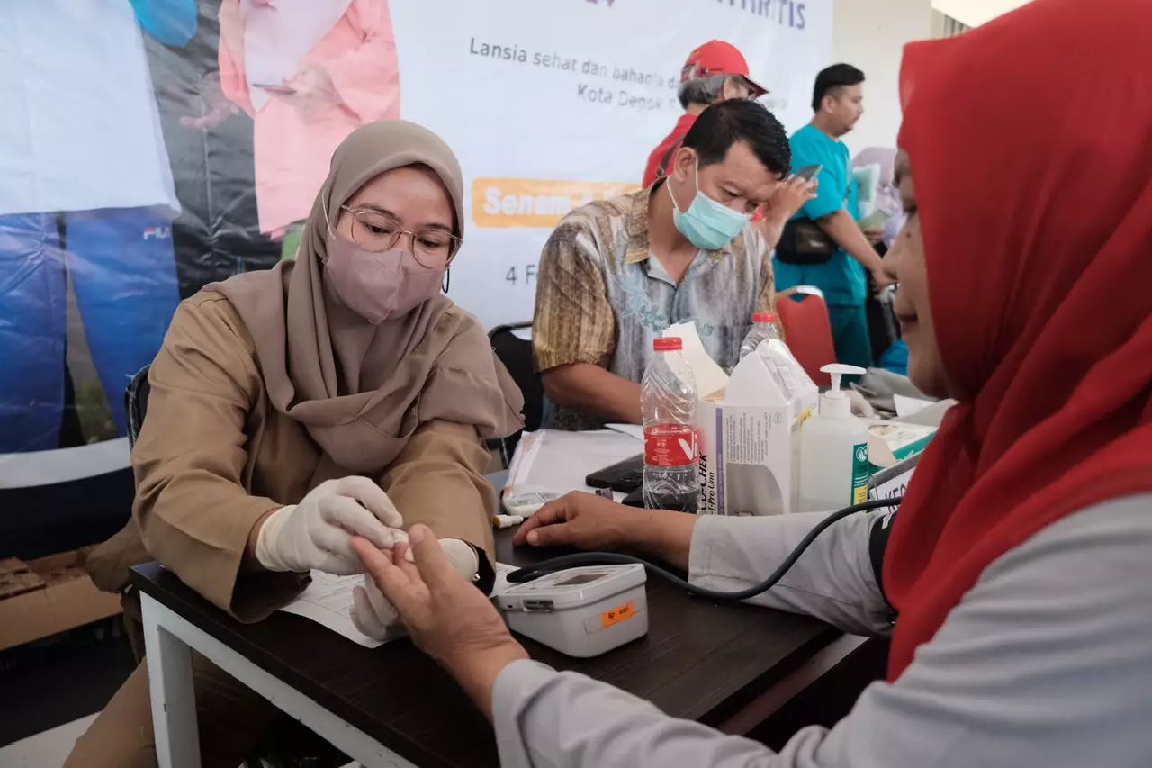 Peringati Hari Kesadaran Rhematoid Arthritis 2024, Dinkes Depok Gelar Pemeriksaan Kesehatan Gratis