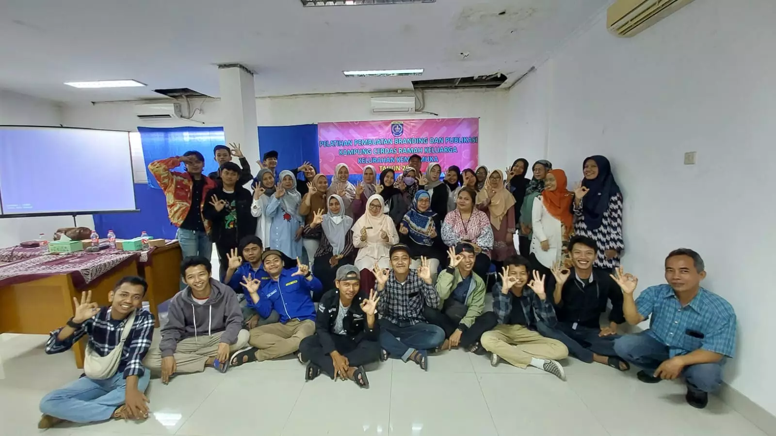 Kelurahan Kemiri Muka Berikan Pelatihan Bagi Warga di Lokus Kampung Caraka
