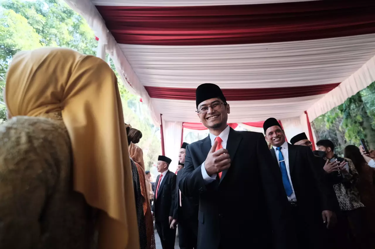 Bersiap untuk Dilantik, 50 Anggota DPRD Kota Depok Terpilih 2024-2029 Memasuki Ruang Rapat Paripurna