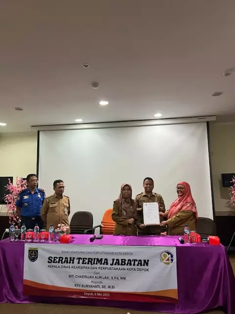 Suasana Haru Iringi Sertijab Kepala Diskarpus Depok