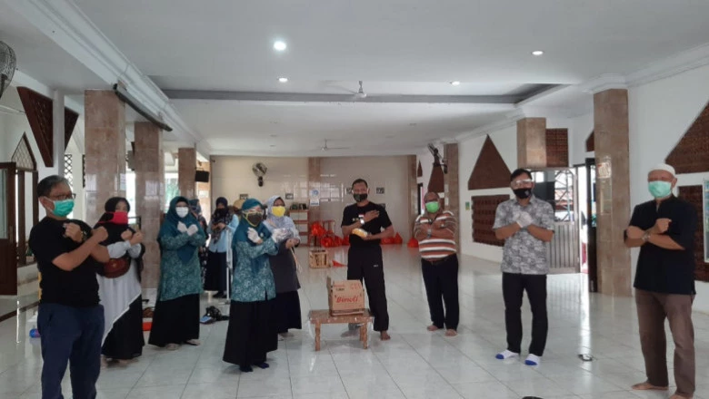 Kampung Siaga Covid-19 RW 24 Baktijaya Salurkan 125 Paket Sembako