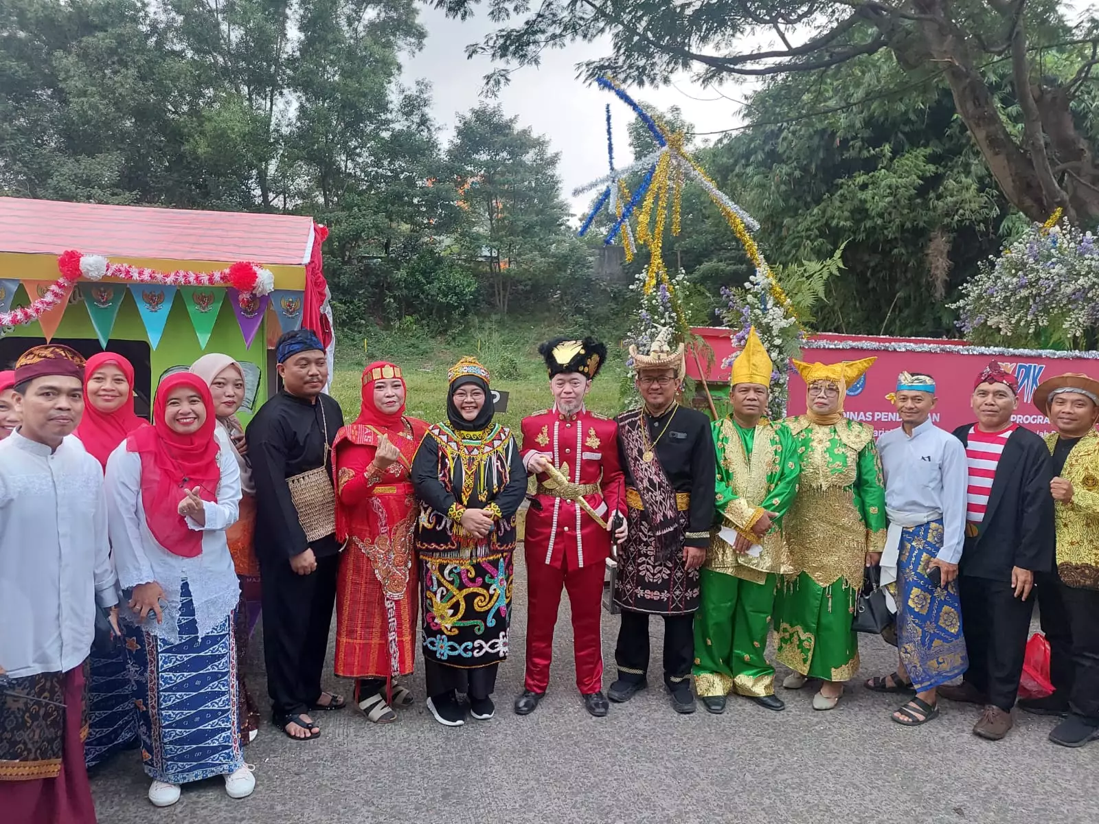 Tampil Kompak dan Kreatif, Disdik Sabet Juara Pertama Karnaval Kebangsaan