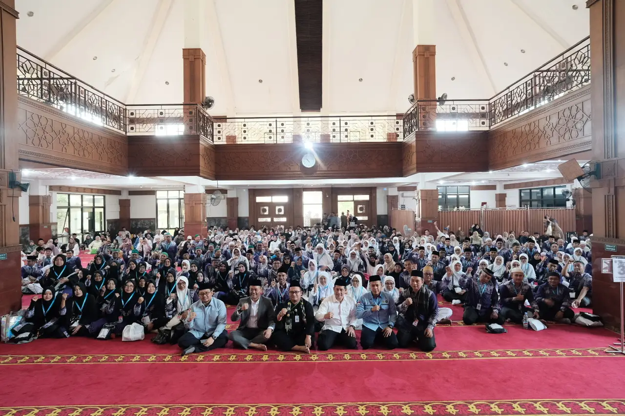 Kepala Kantor Kemenag Depok Lepas Keberangkatan Jamaah Calhaj Kloter 30 dan 31