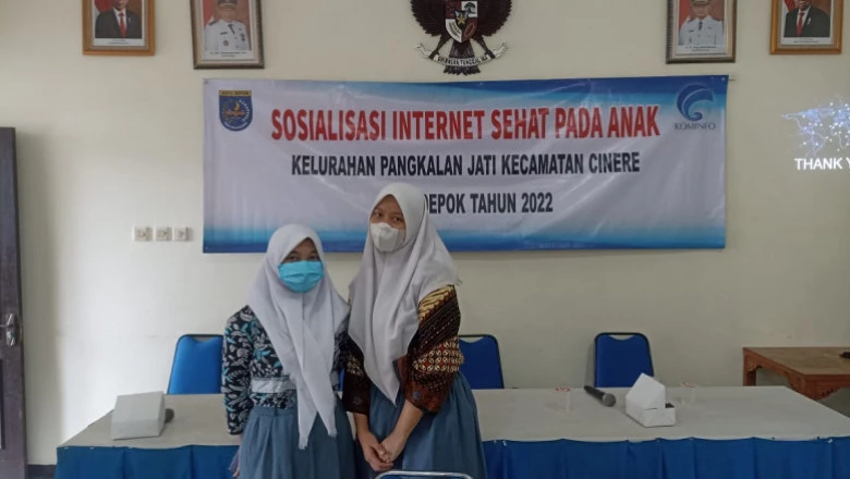 Sosialisasi Internet Sehat di Pangkalan Jati Disambut Antusias Warga