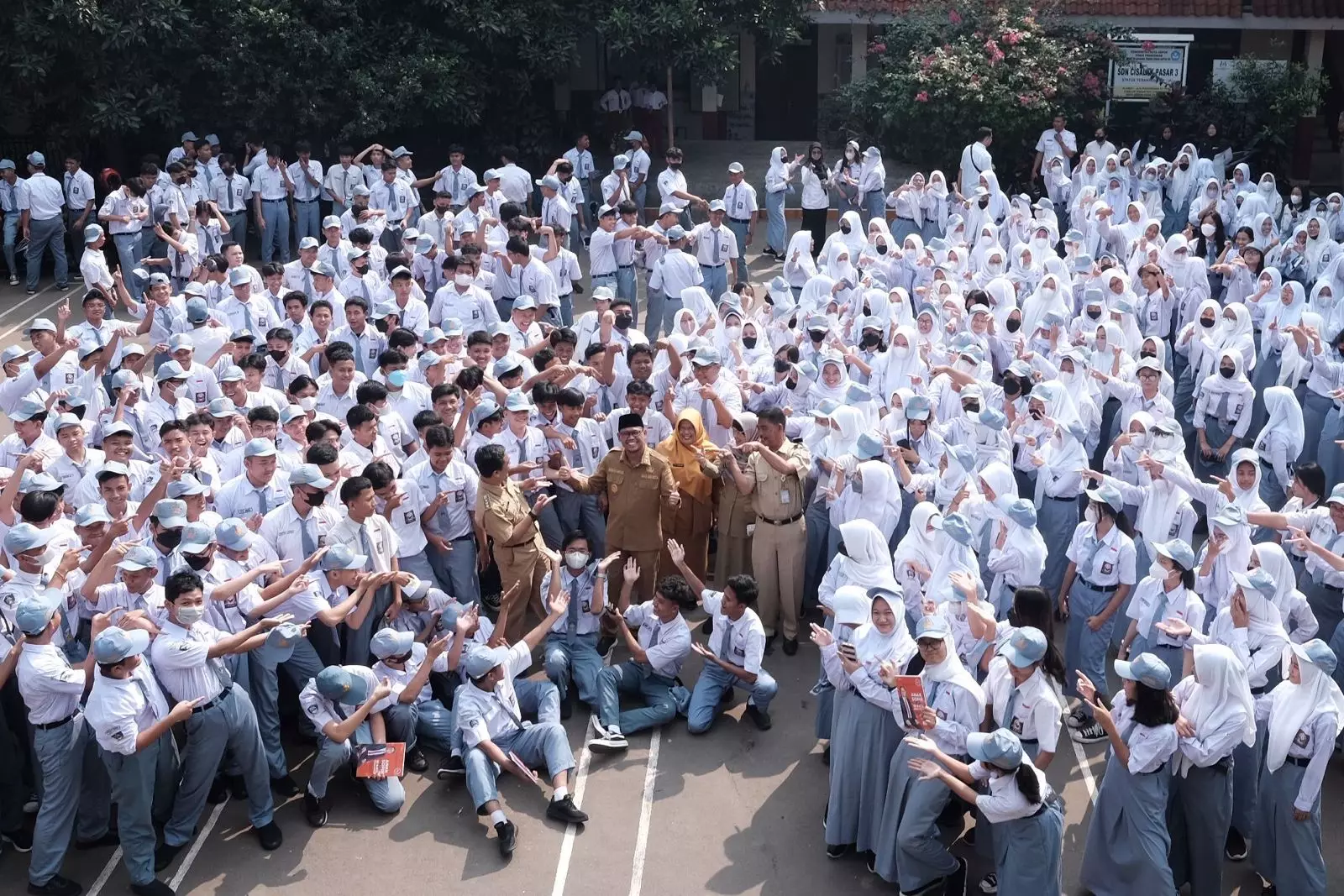 Antusias Tinggi, Perekaman KTP di SMA 13 Depok Diapresiasi