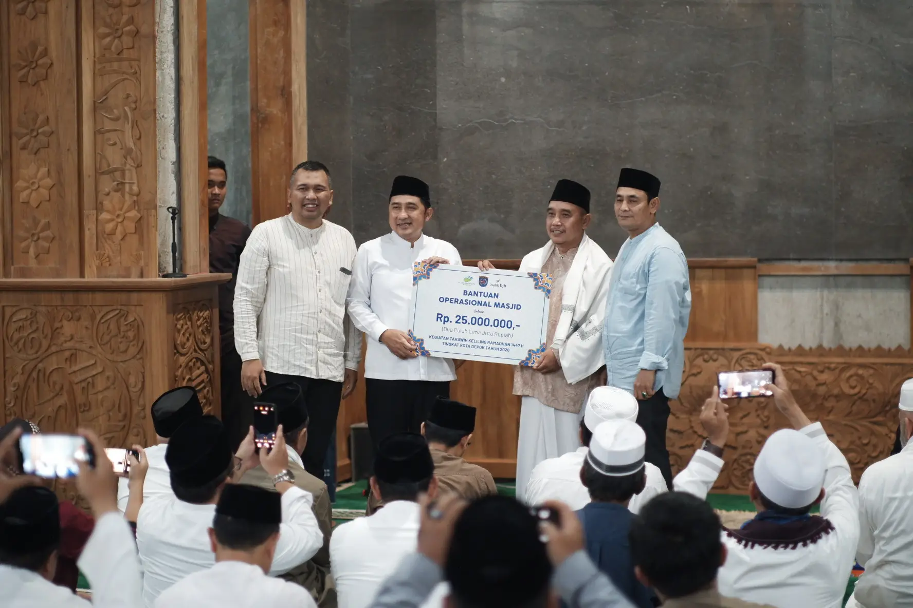 Tarling di Sawangan, Pemkot Depok Serahkan Bantuan untuk Masjid Jami Baiturrahman