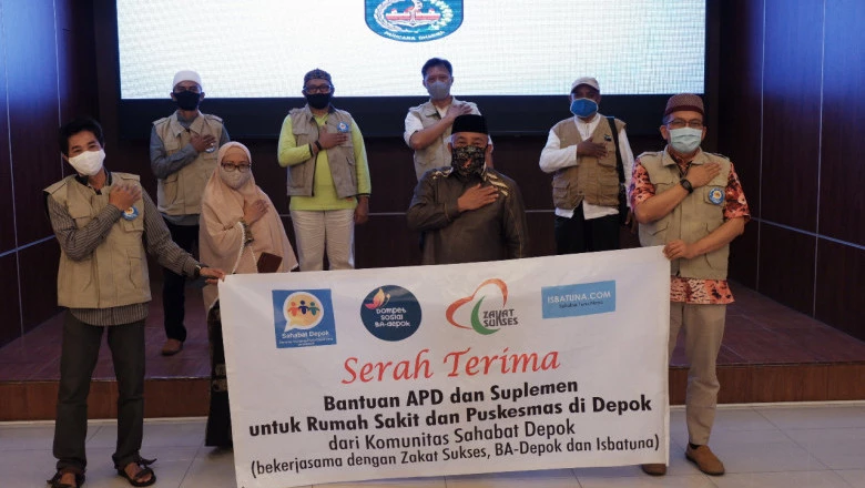 Wali Kota Terima Sejumlah Bantuan dari Komunitas Sahabat Depok