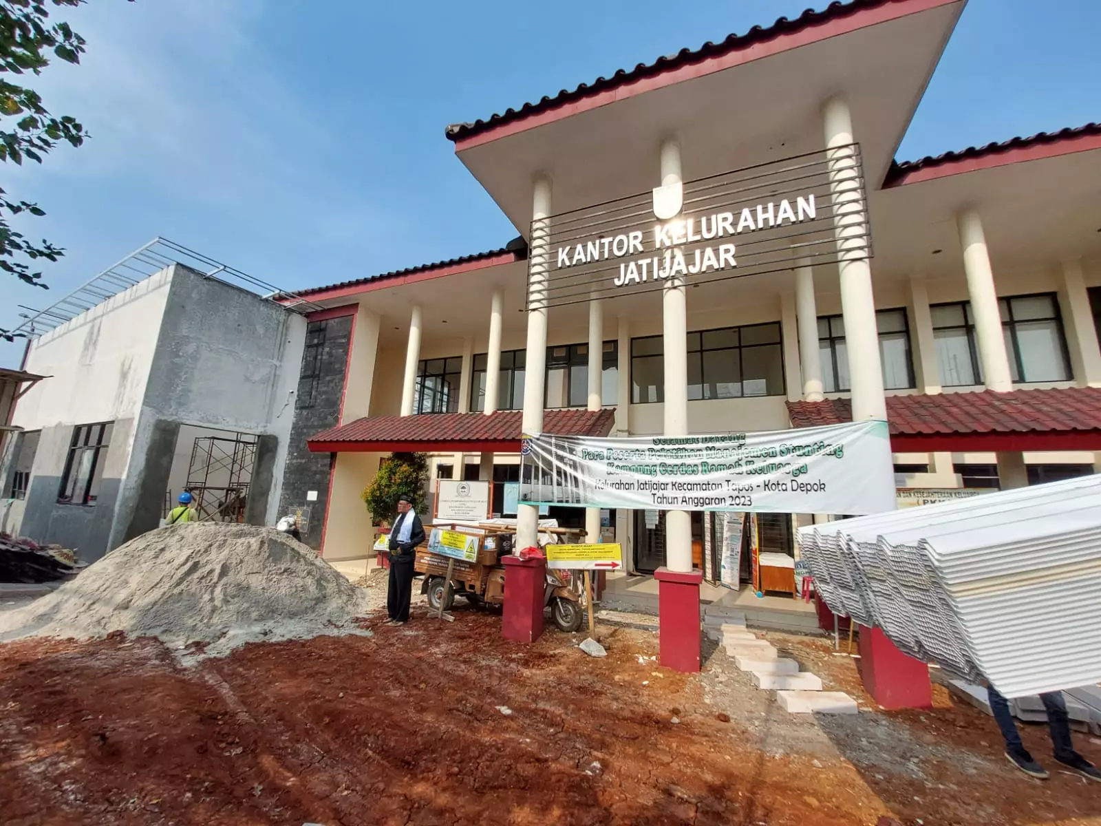 Renovasi Kantor Kelurahan Jatijajar Capai 60 Persen