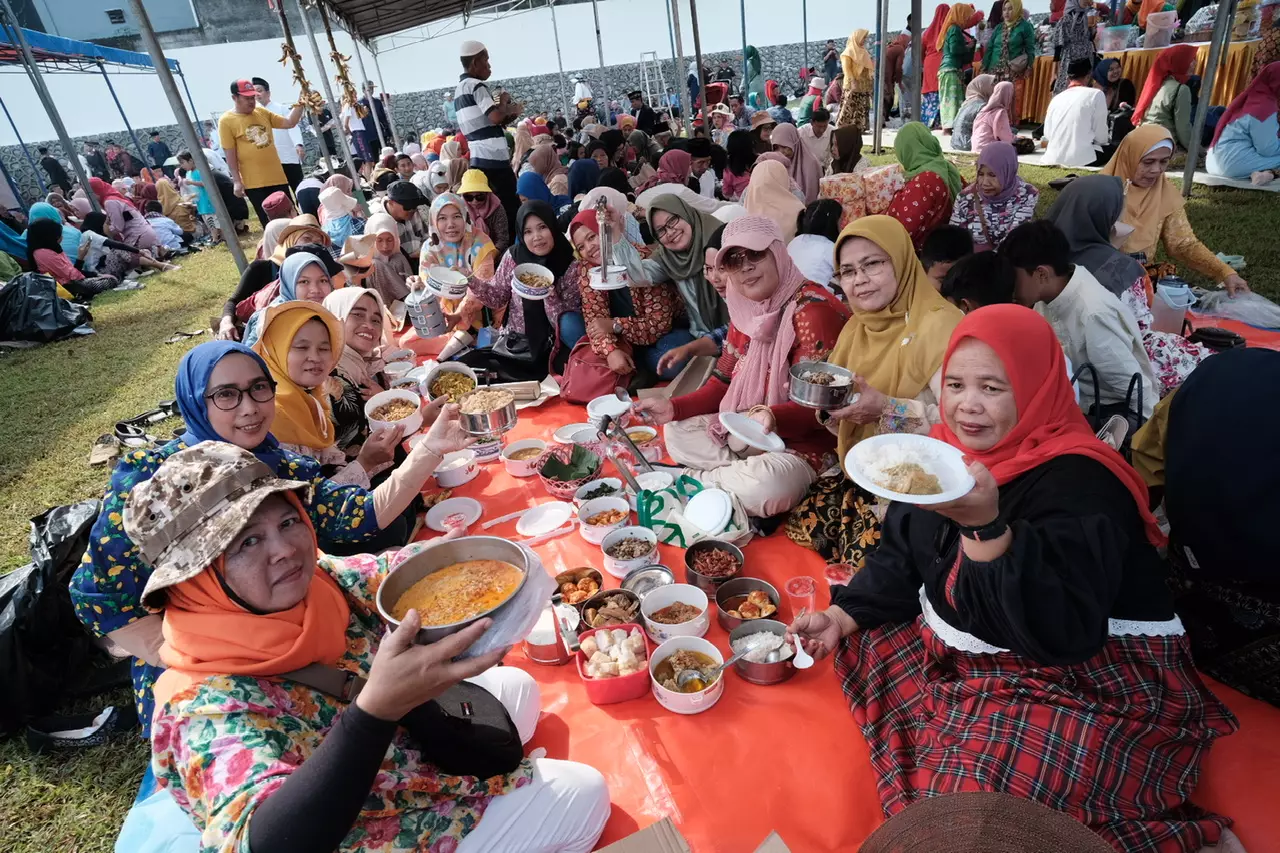 Ribuan Warga Ngeriung Bareng di Acara Lebaran Kukusan