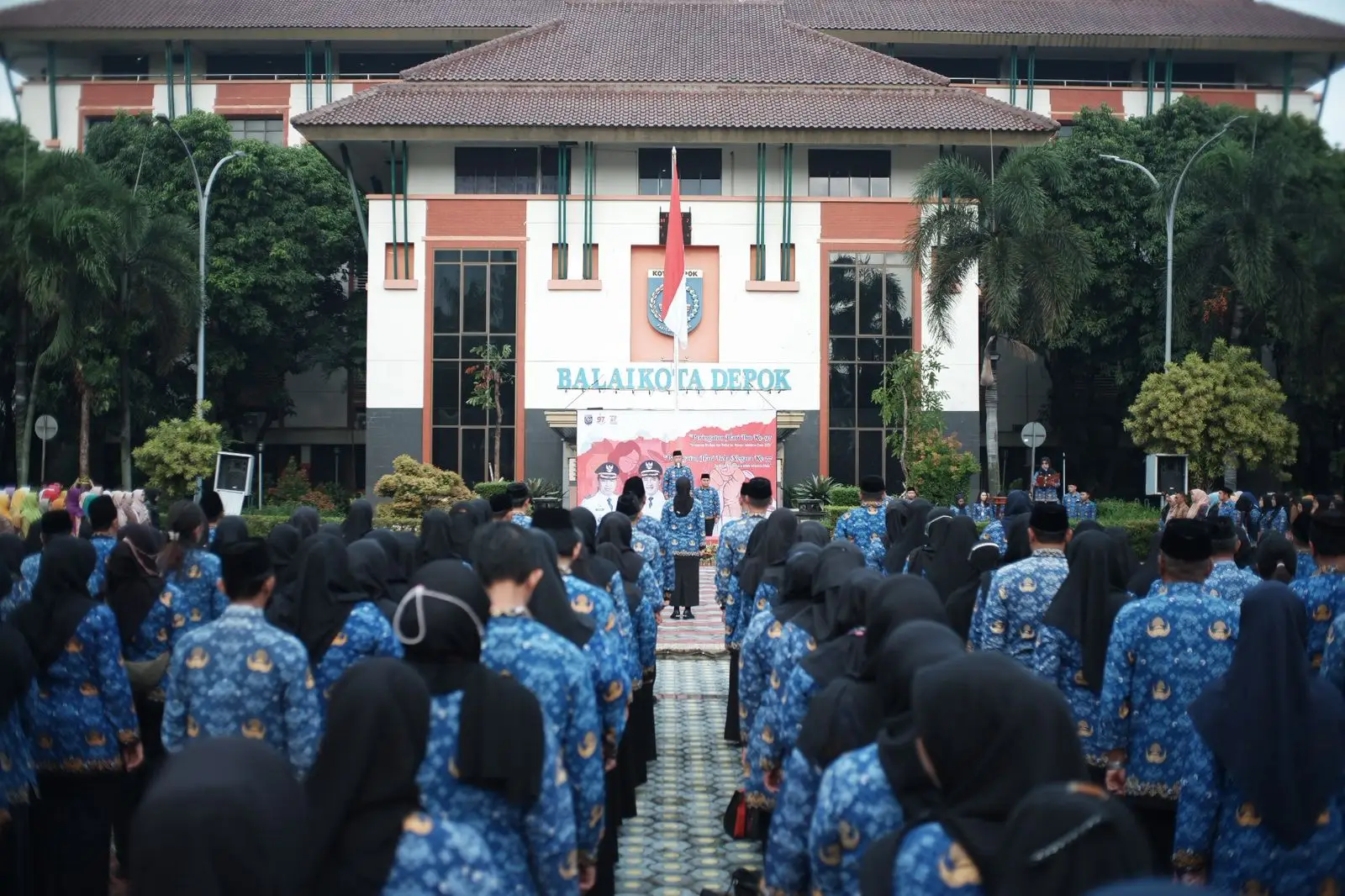 Pemkot Depok Gelar Upacara Peringatan Hari Ibu ke-97 dan Hari Bela Negara ke-77, Seluruh Petugas Perempuan