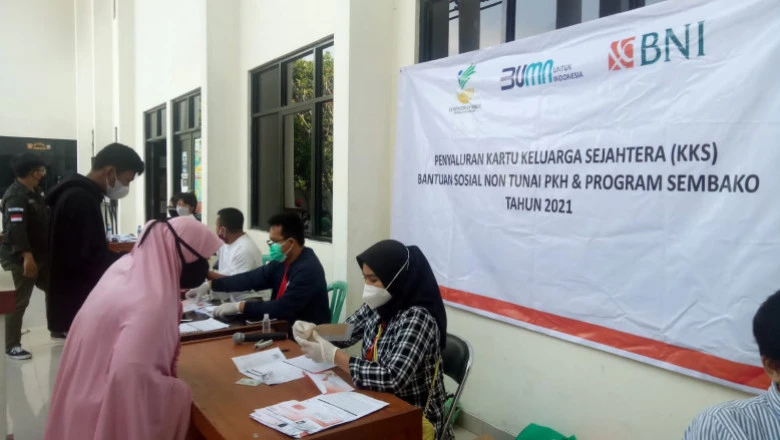 Kelurahan Sukatani Salurkan Bantuan Non-Tunai Kepada 1.019 KPM