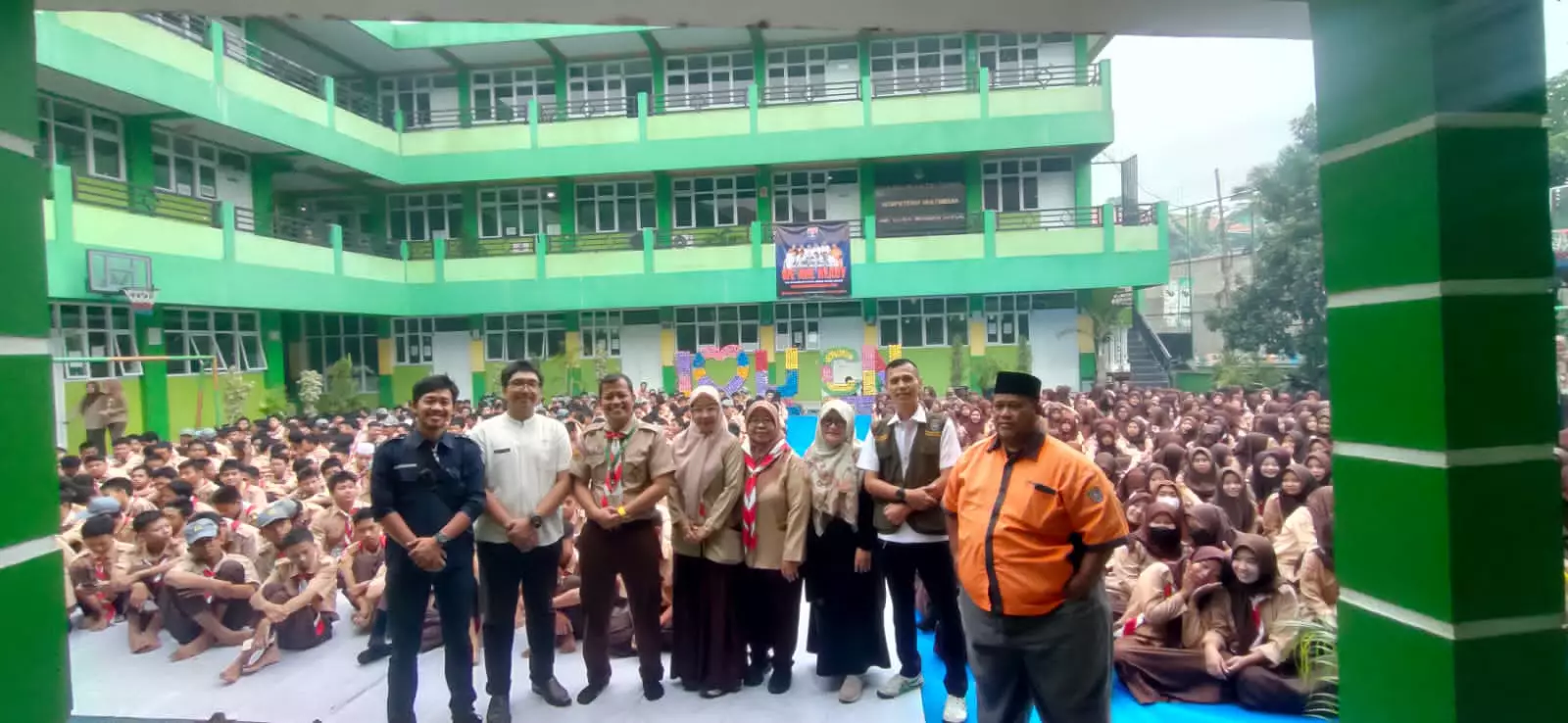 Tanamkan Perilaku Peduli Lingkungan, DLHK Sambangi SMK Citra Negara