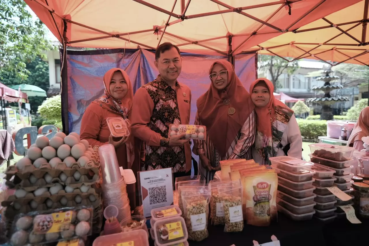 UMKM Sinergia Tapos Jajakan Produk Unggulannya di Halaman Dekranasda Depok