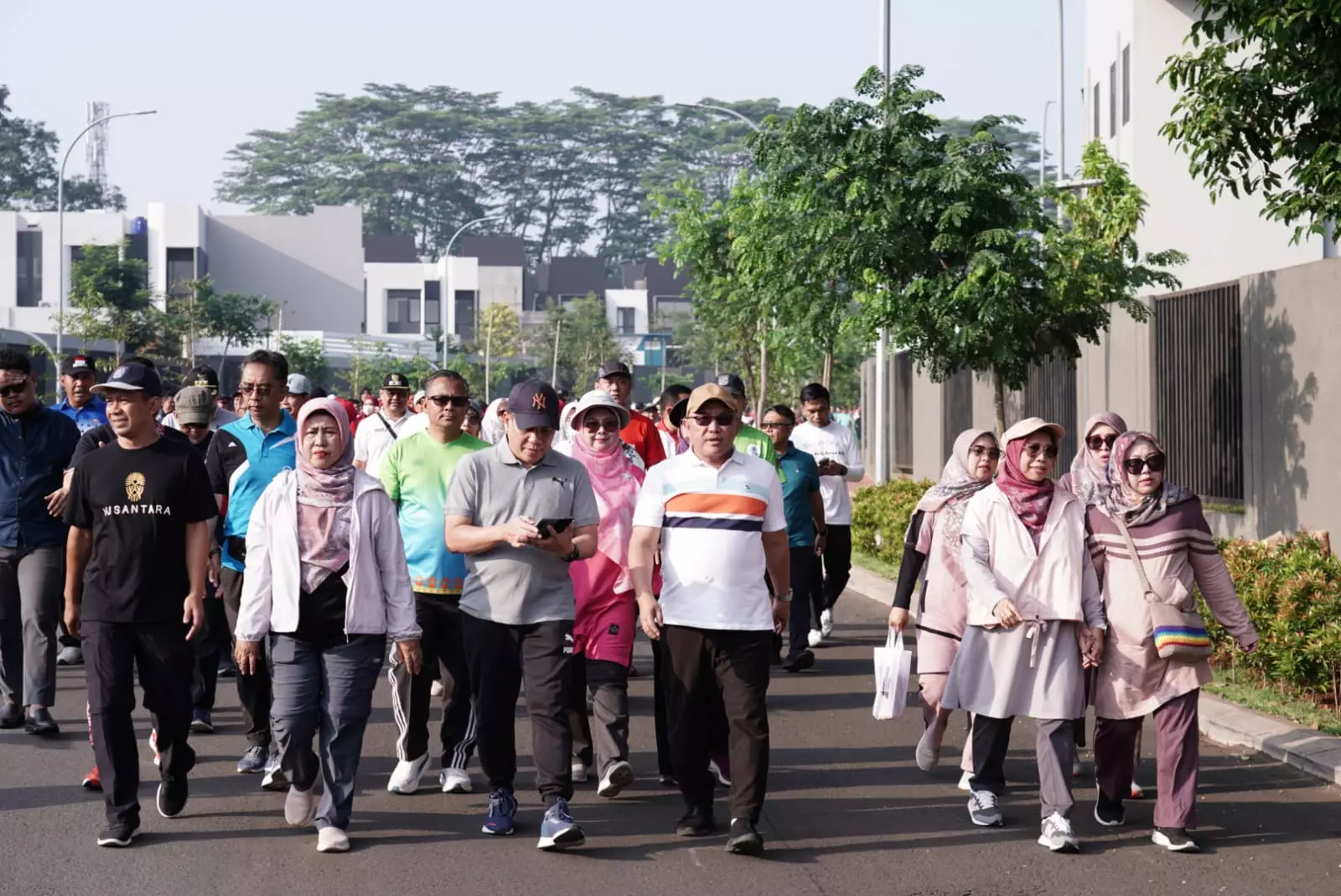 Ribuan Peserta Ramaikan World Walking Day di Depok, Ingatkan Pentingnya Manfaat Berjalan Kaki