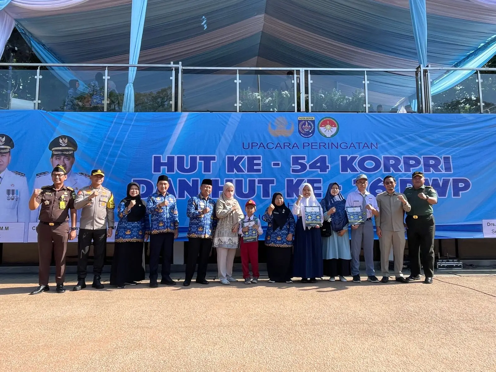 Momen HUT KORPRI-DWP 2025, Wali Kota Depok Serahkan Penghargaan dan Santunan Anak Yatim