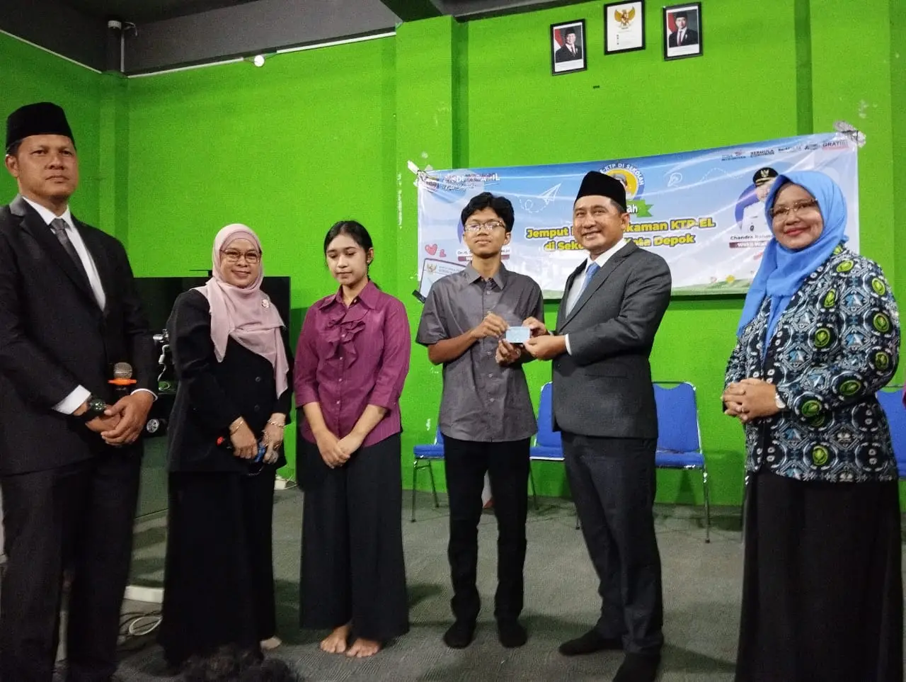 Disdukcapil Jemput Bola Rekam KTP ke Sekolah, Wawalkot Depok Ajak Pelajar Manfaatkan Program De’Sip Lah