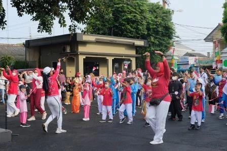 Peringati Hari Anak Nasional, Kecamatan Cimanggis Gelar Senam Bersama