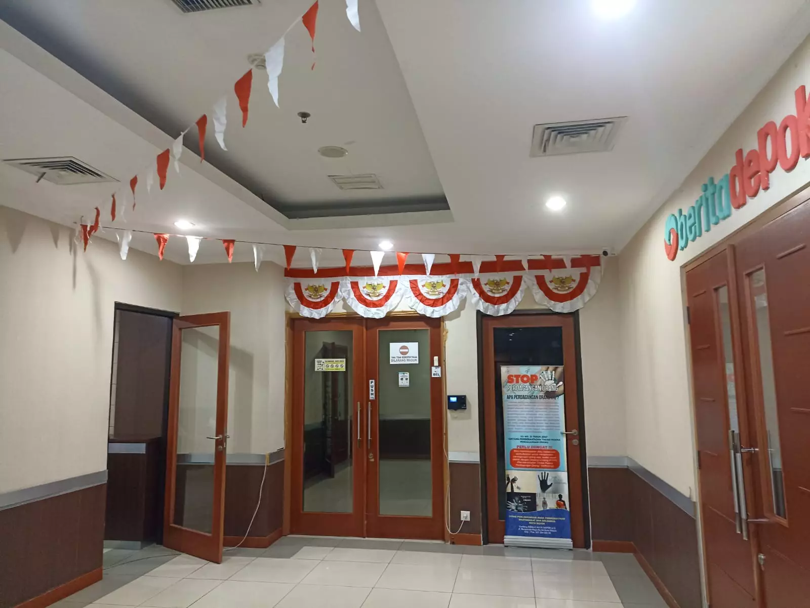 Sambut HUT ke-78 RI, Diskominfo Depok Bersolek Merah Putih