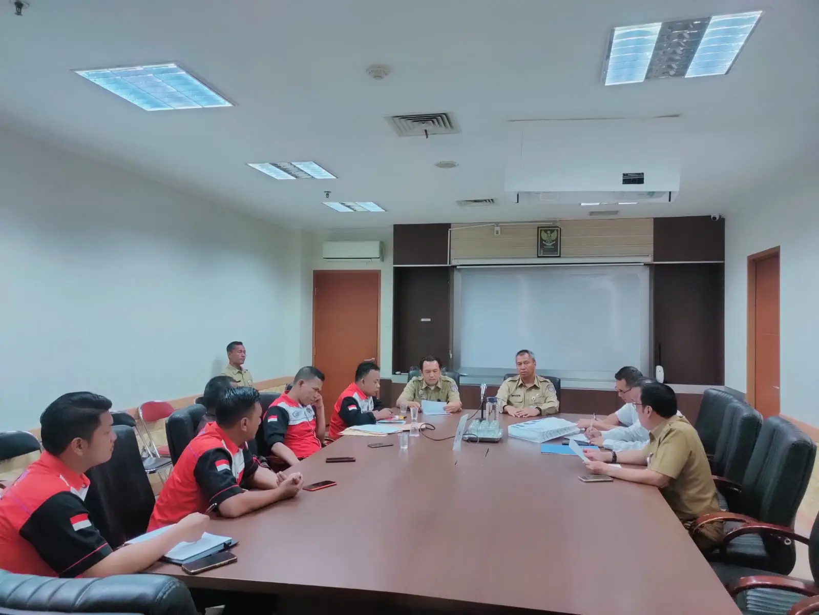 Disnaker Depok Mediasi Perselisihan Antara Bumi Wiyata dengan Pekerjanya