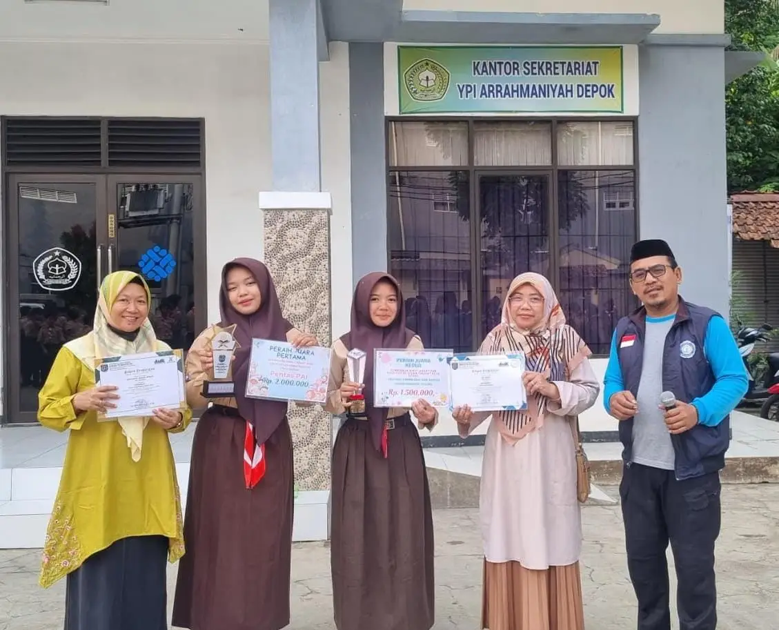 Dua Siswi SMP Arrahman Harumkan Depok di Ajang Lomba Pendidikan