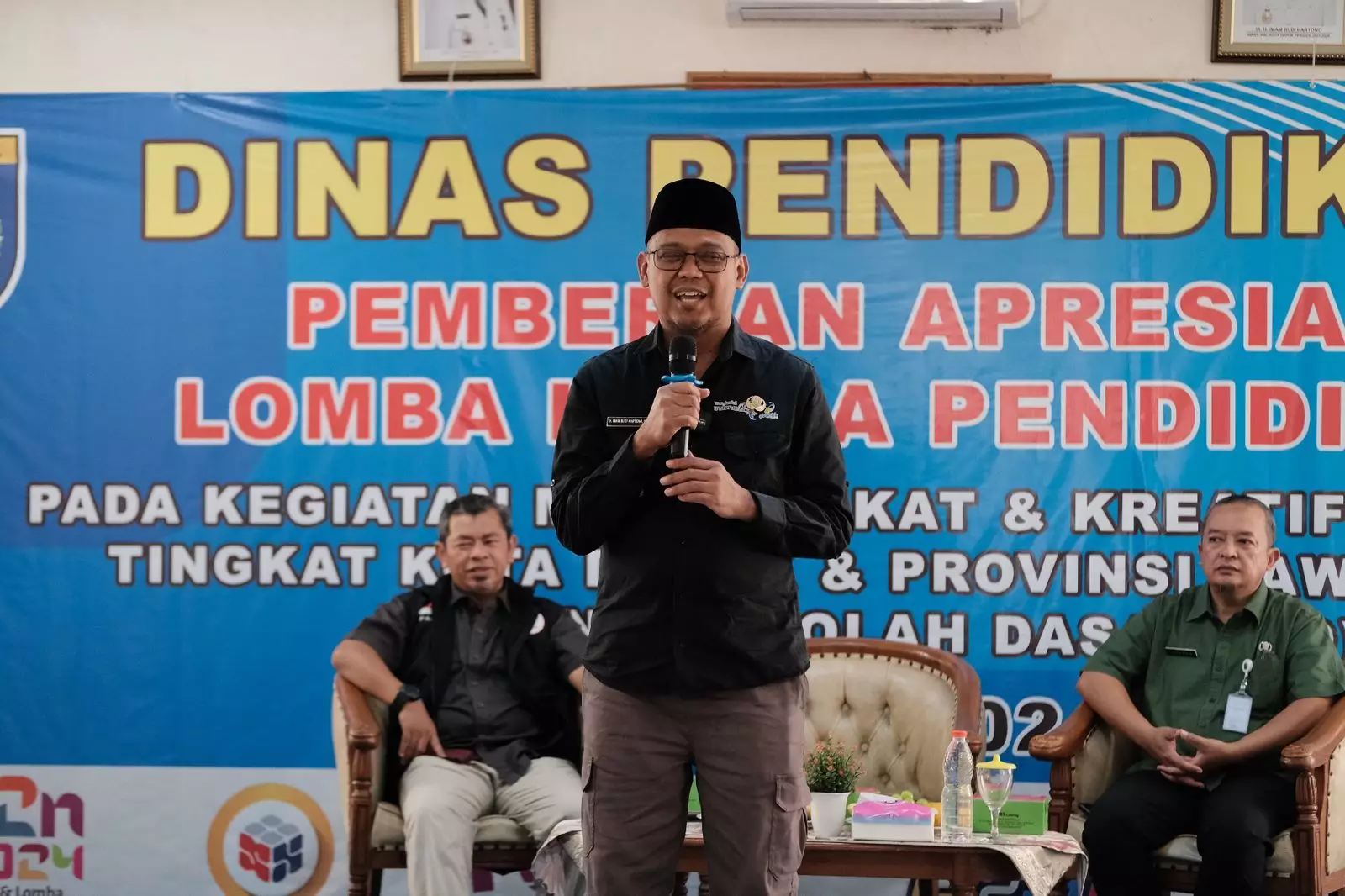 Beri Penghargaan Siswa SD Berprestasi, Imam Budi Hartono: Mereka Kebanggaan Kita Semua