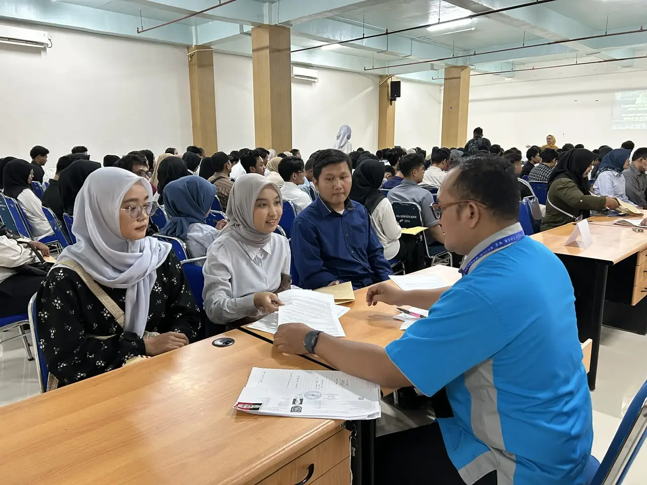 Disambut Antusiasi Ratusan Pencaker, Disnaker Depok Fasilitasi Walk In Interview Perusahaan
