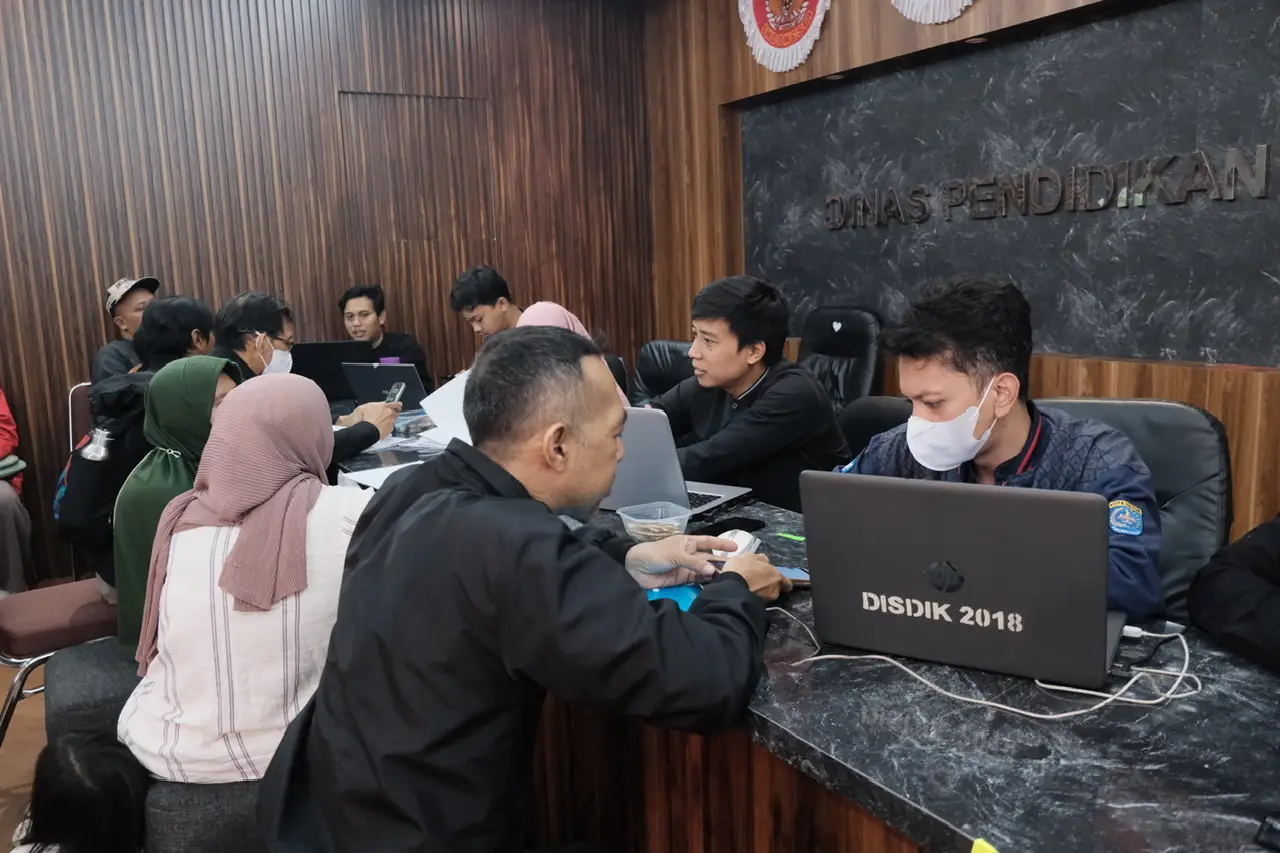 Fasilitasi Wali Murid, Disdik Depok Buka Posko Pengaduan SPMB 2025/2026