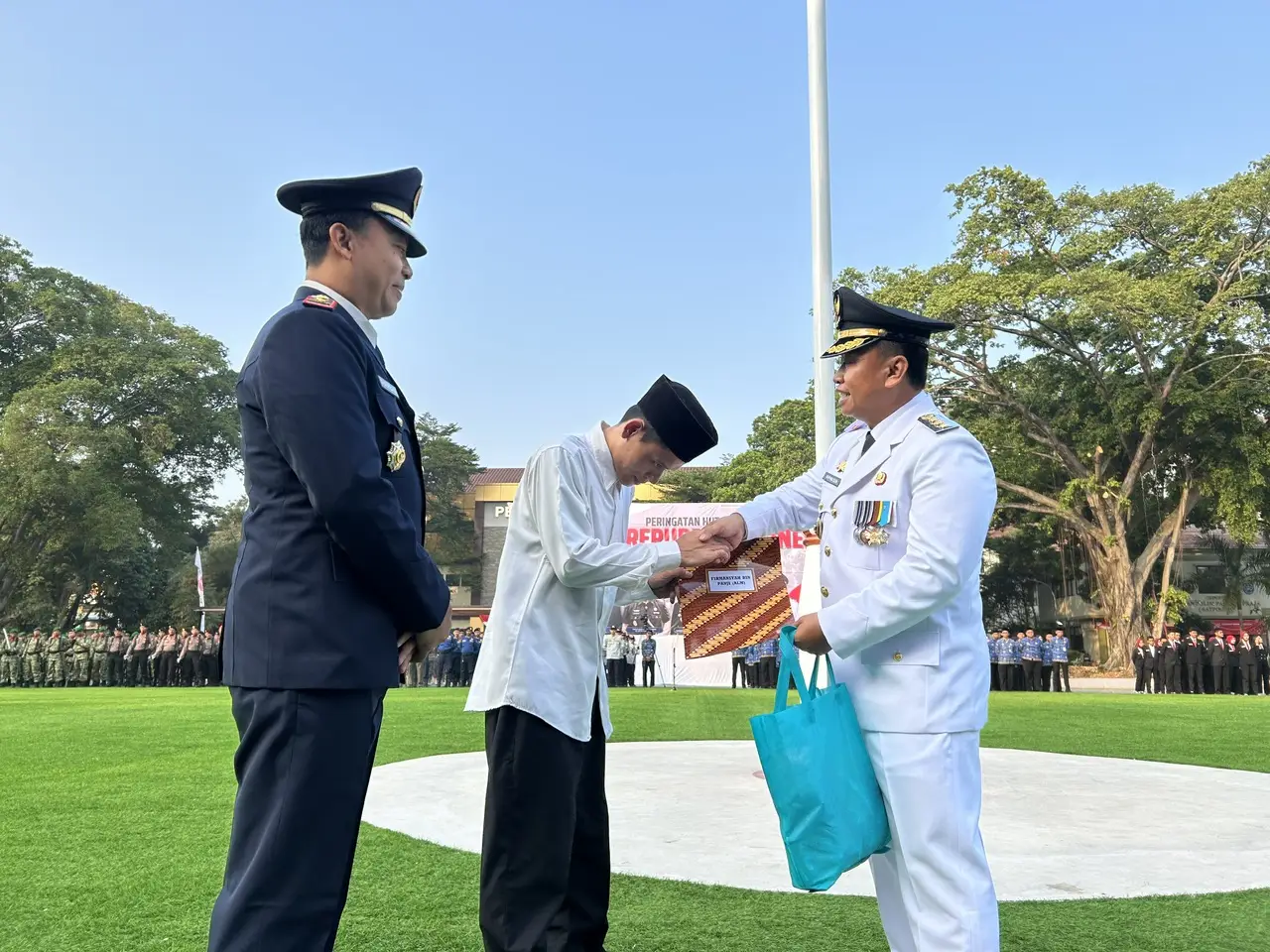 Momen Kemerdekaan RI: Wali Kota Depok Serahkan Remisi Narapidana, Piagam dan Sertifikat Turut Diberikan