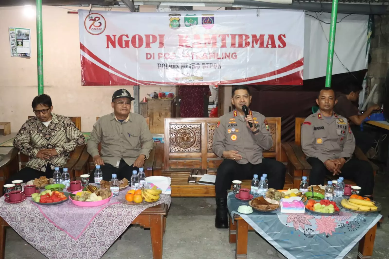 Lewat Ngopi Kamtibmas, Kapolres Metro Depok Kumpul Bareng Warga Gang Swadaya Panmas