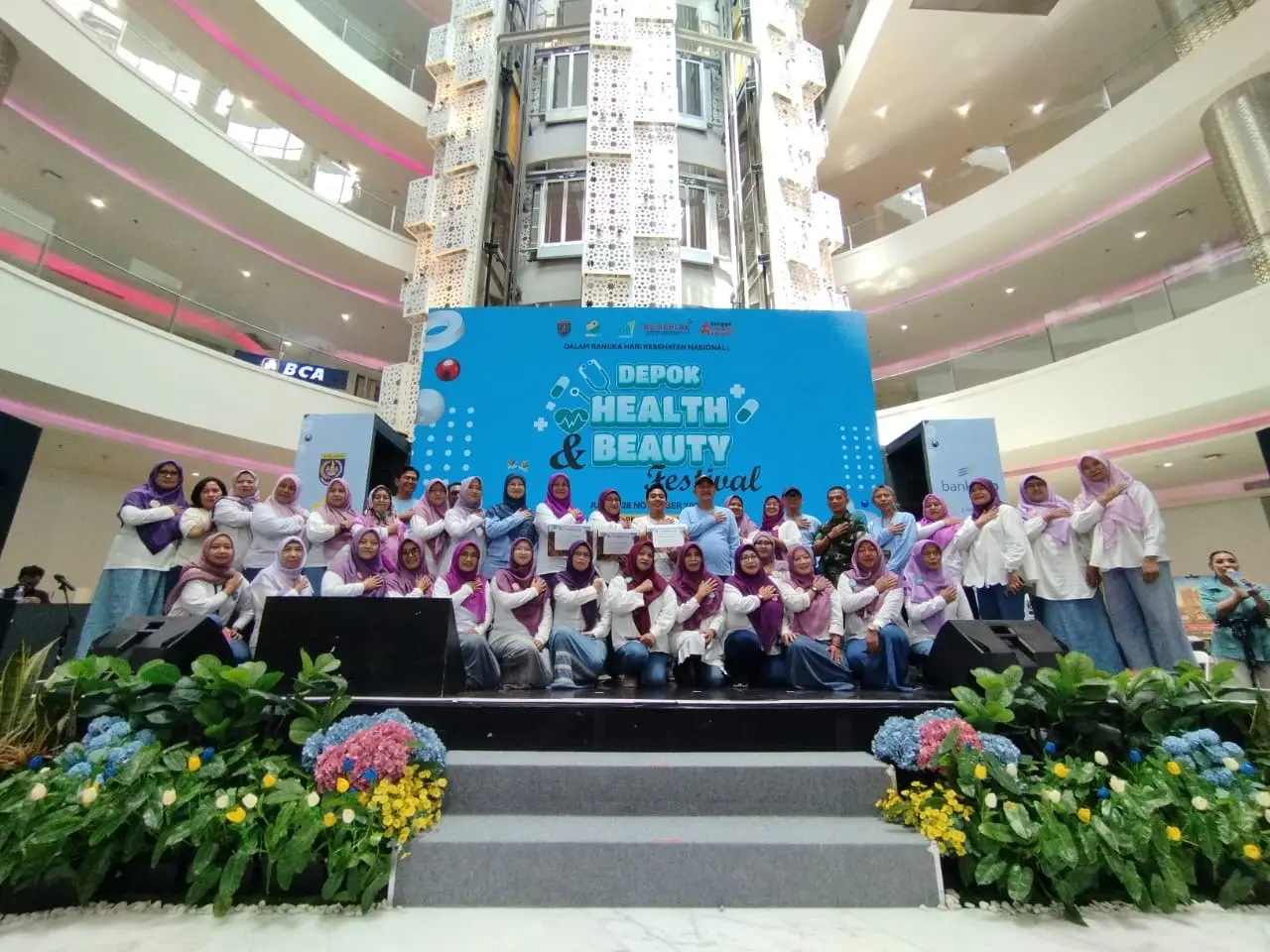 90 Kader PKK dan Posyandu Kota Depok dapat Sertifikat Tingkatan Bidang Kesehatan