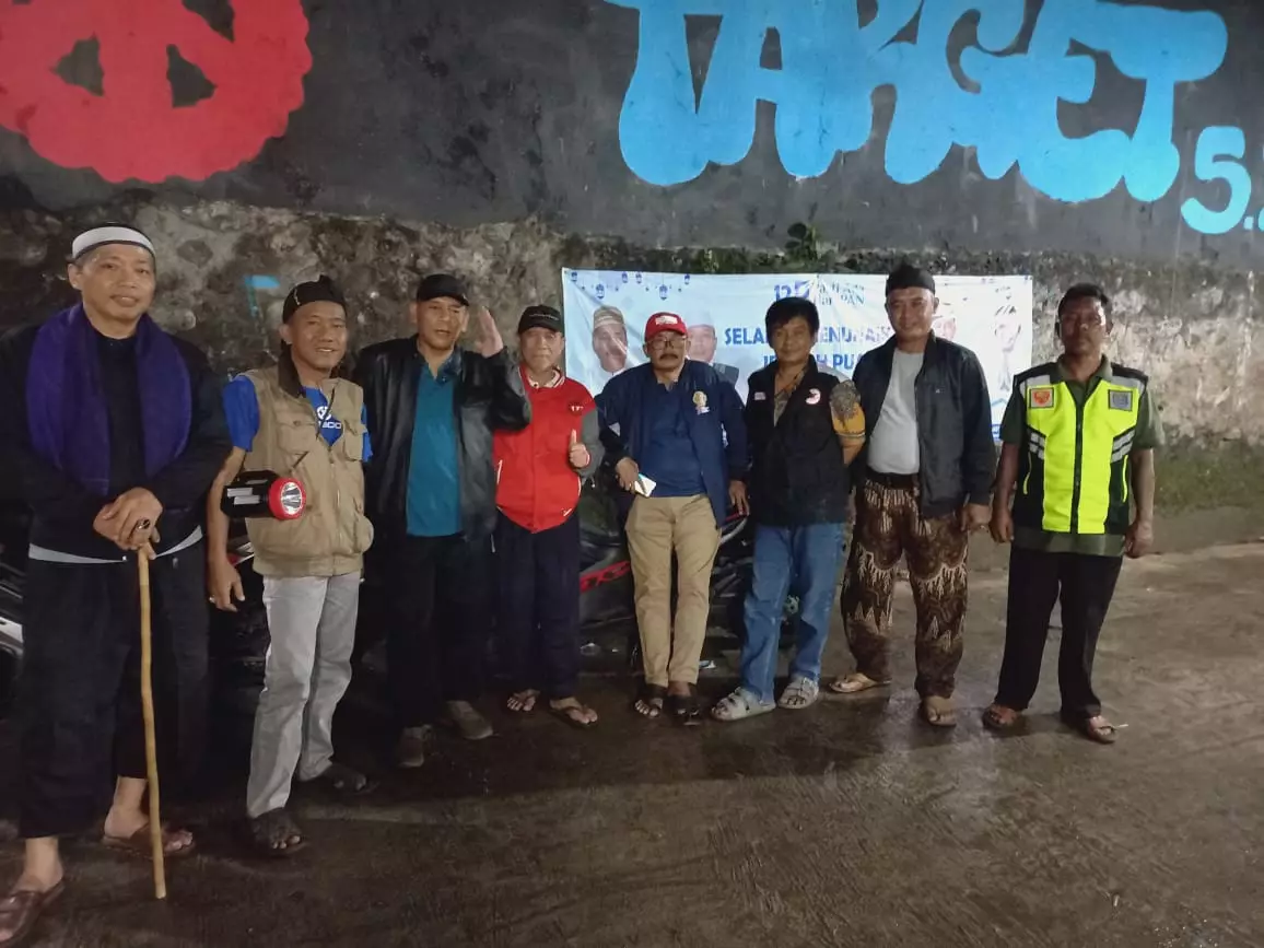Warga RW 29 Abadijaya Rutin Ronda Malam Selama Ramadan