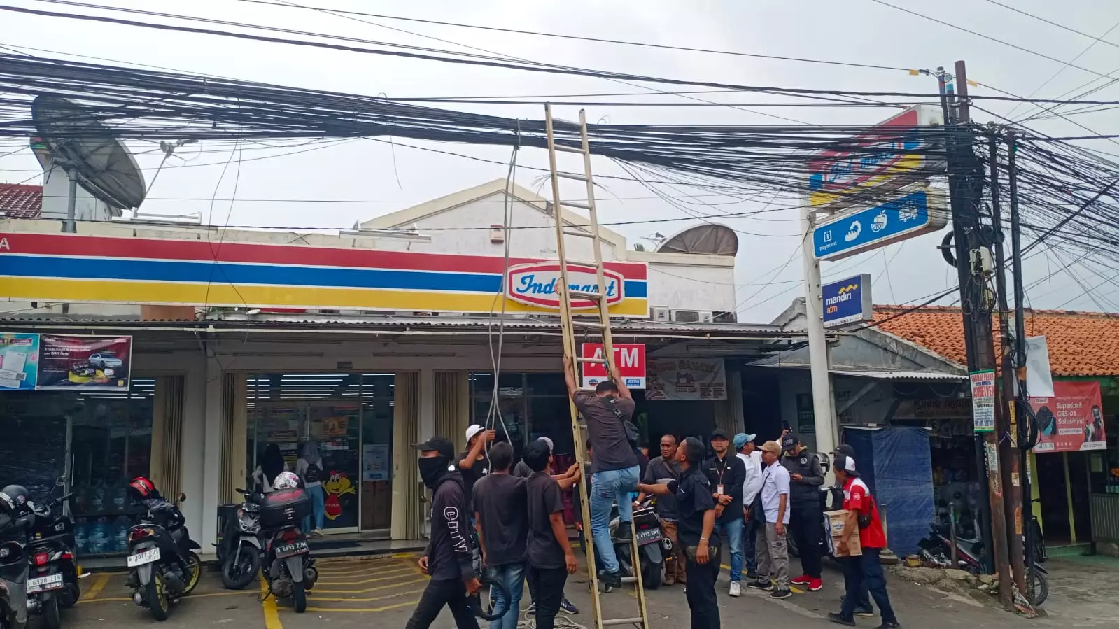 Perapian Kabel Udara di Depok, DPUPR Gandeng Penyedia Jaringan Telekomunikasi