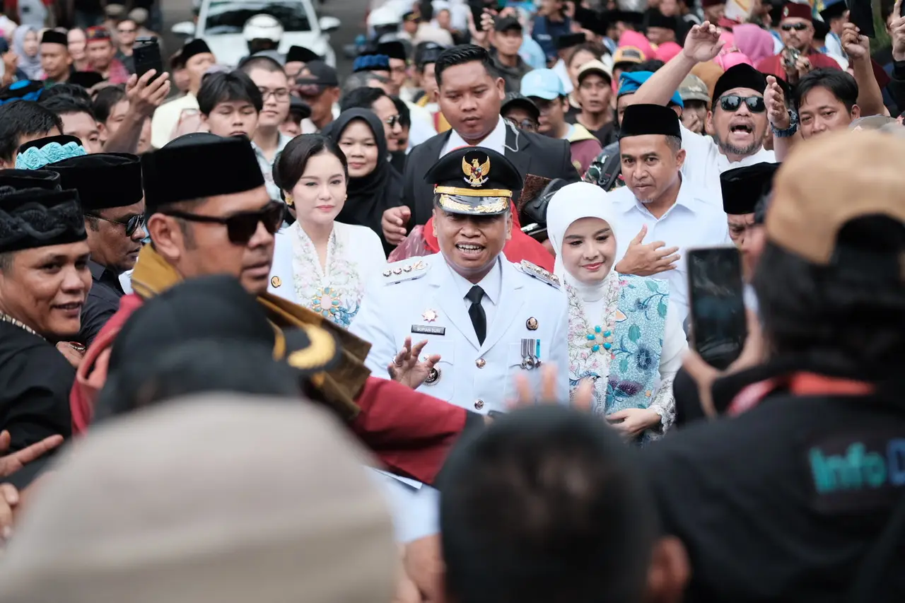 Usai Dilantik, Wali Kota dan Wakil Wali Kota Depok Disambut Meriah Warga