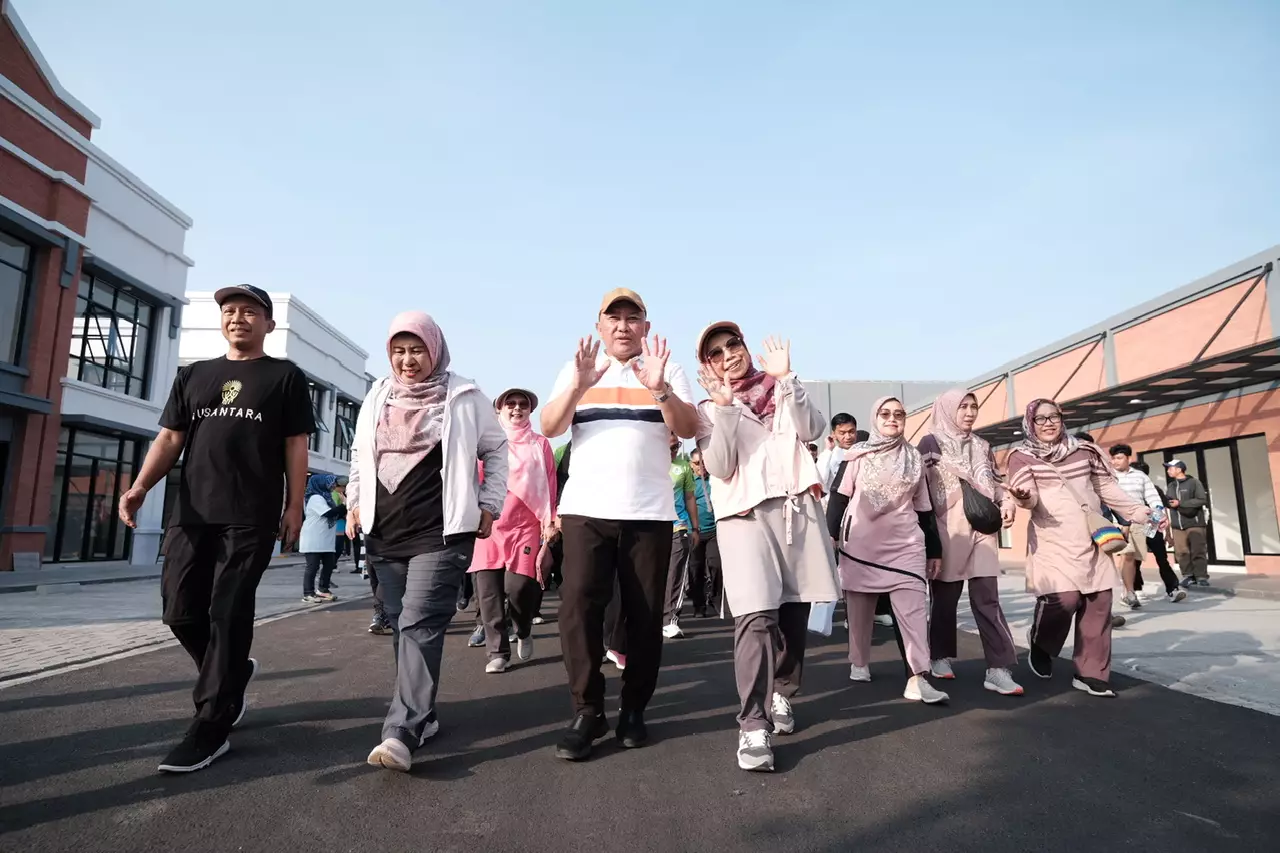 Peringati World Walking Day, Ribuan ASN Pemkot Depok Jalan Kaki ke Taman Albar