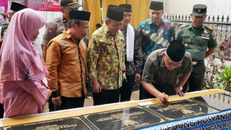  Wali Kota Resmikan Taman Terpadu Kelurahan Pengasinan dan Tiga Gedung Posyandu