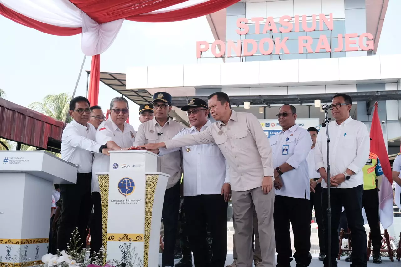 Menhub Resmikan Stasiun Pondok Rajeg