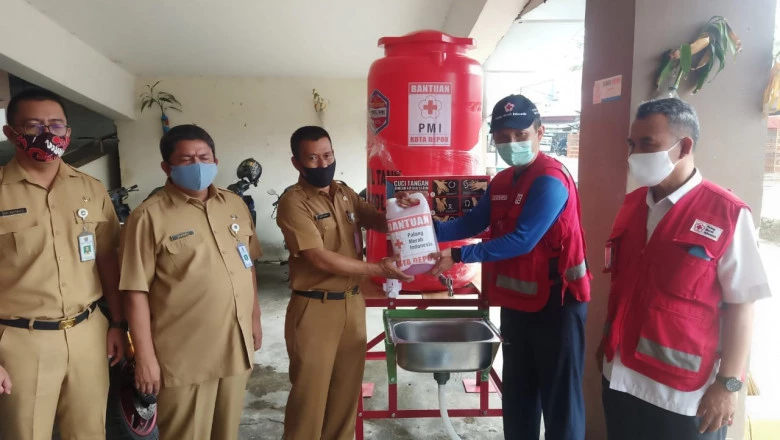 Tiga Pasar Tradisional di Depok Dapat Bantuan Wastafel Portable