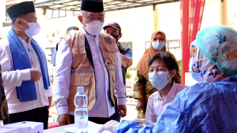 Wali Kota Tinjau Kegiatan Gebyar Vaksinasi Serentak di Kecamatan Cilodong