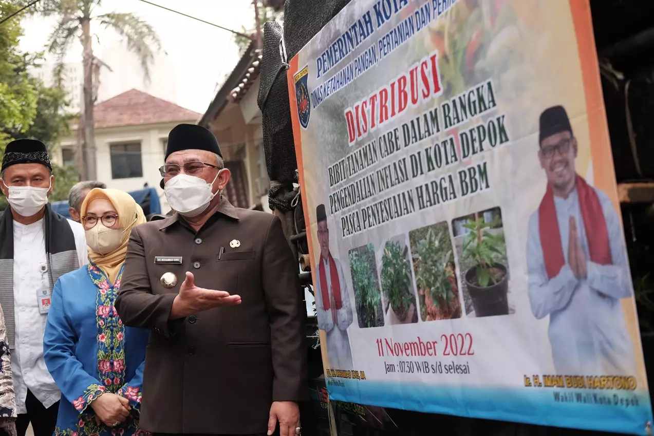 Wali Kota Lepas Kendaraan Distribusi Bibit Tanaman Cabai