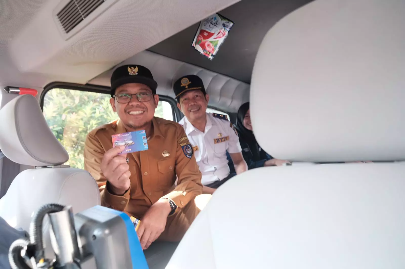 Resmikan Angkot AC D10A, Bang Imam: Ayo Bareng-bareng Kita Naik