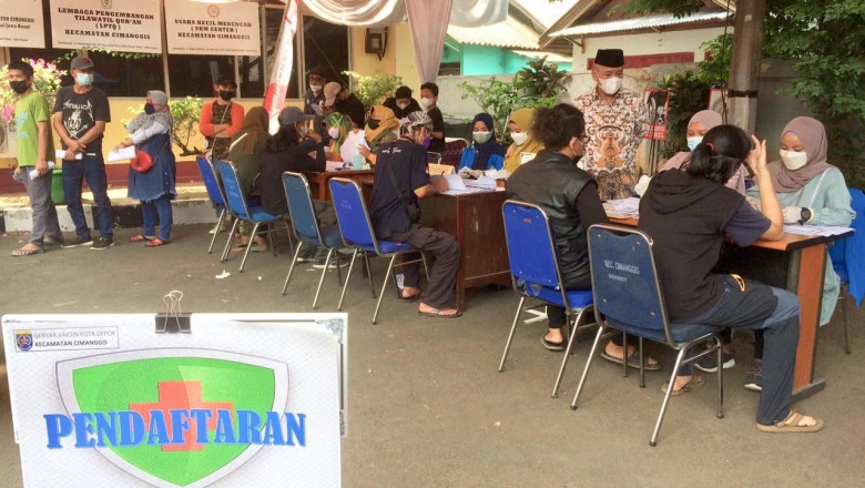 Kecamatan Cimanggis Gunakan Kupon Cegah Kerumunan Vaksinasi