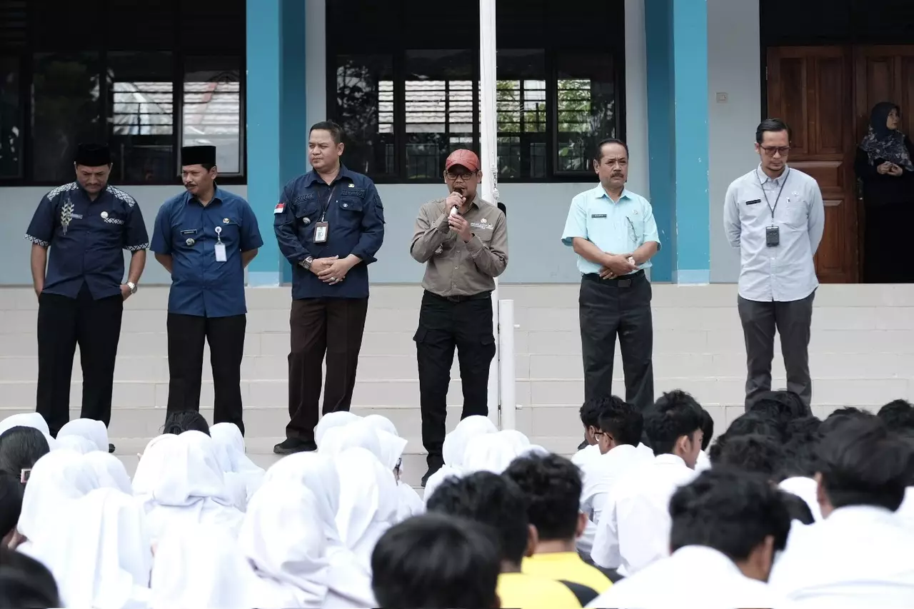Wakil Wali Kota Sosialisasikan Perekaman KTP-el ke Siswa SMA Negeri 5 Depok