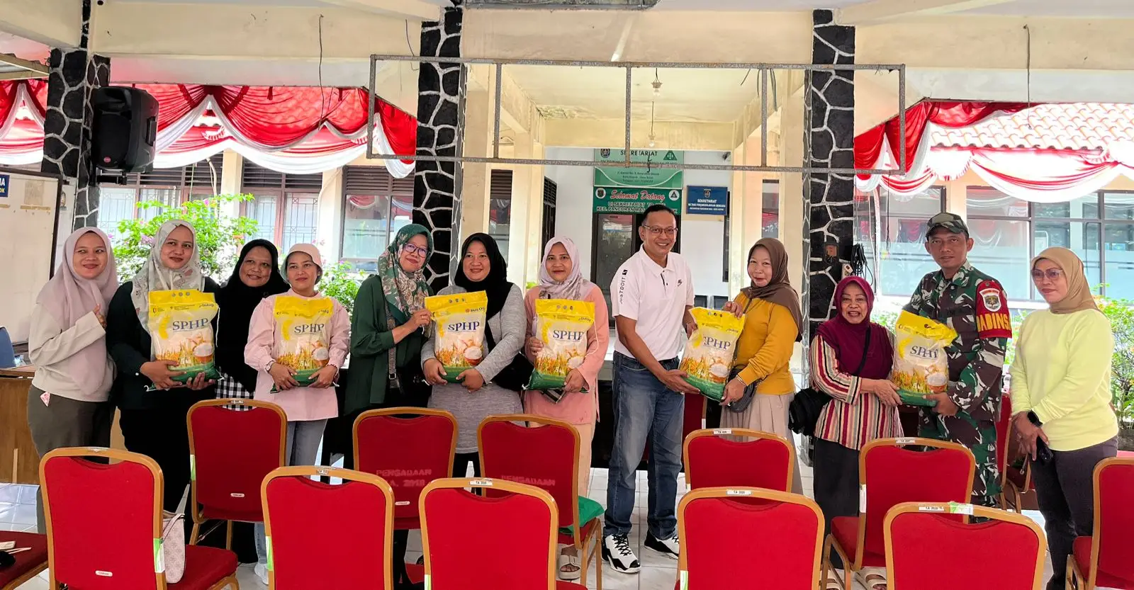 Lewat GPM, Warga Panmas Girang Bisa Beli Beras Murah