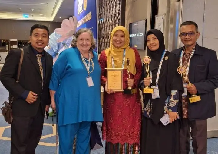 Bangga! Pengawas Disdik Kota Depok Raih Penghargaan Tingkat Asia