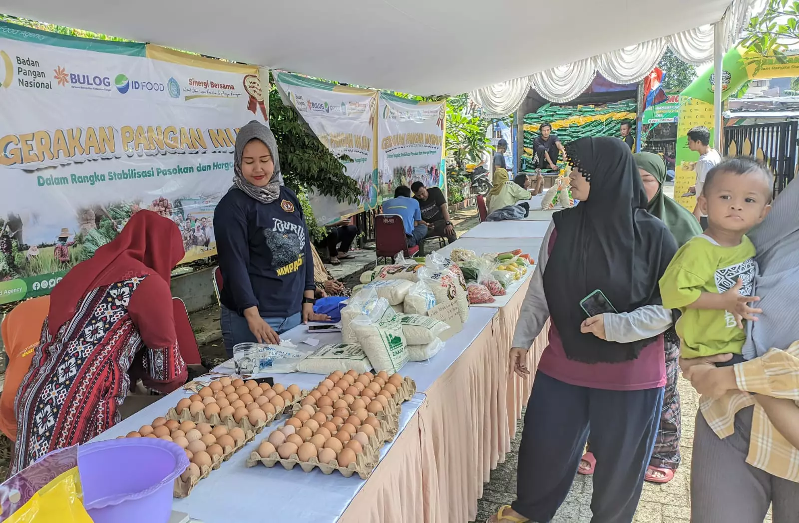 Harga Terjangkau, Gerakan Pangan Murah Disambut Antusias Warga Panmas